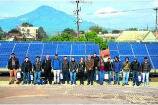 Futuros engenheiros conheceram a Certel