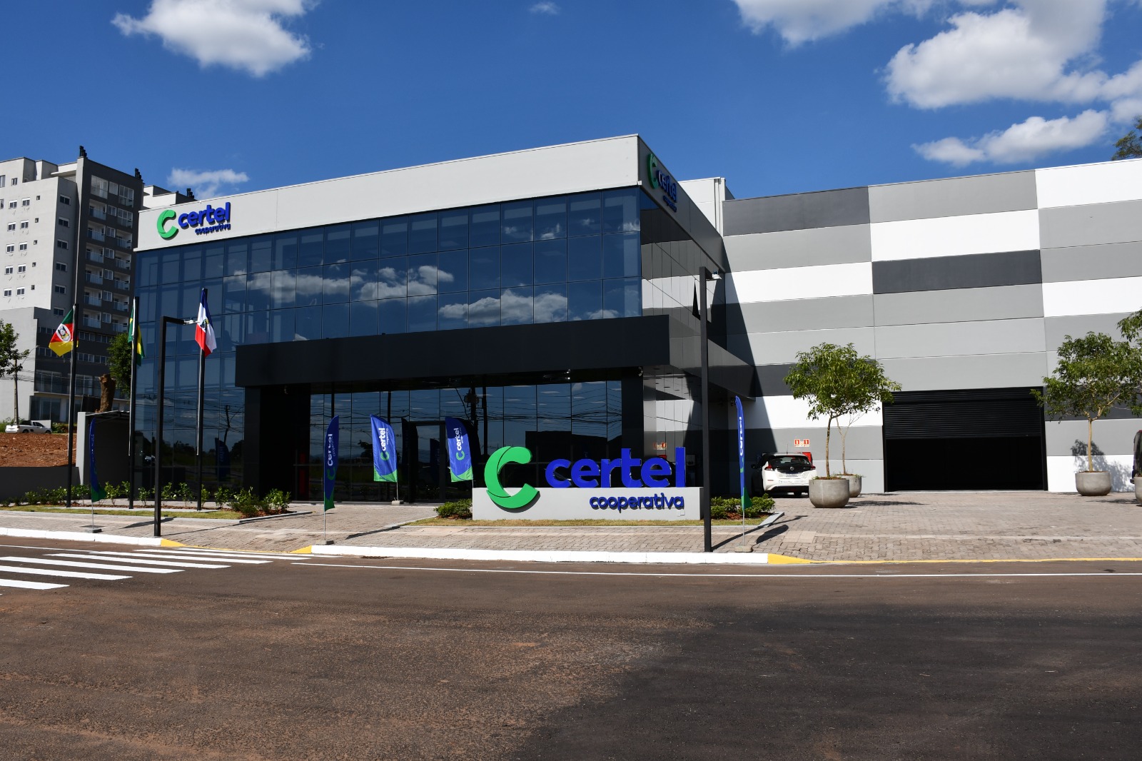 Sede operacional localiza-se na Avenida dos Ipês, no Bairro Montanha