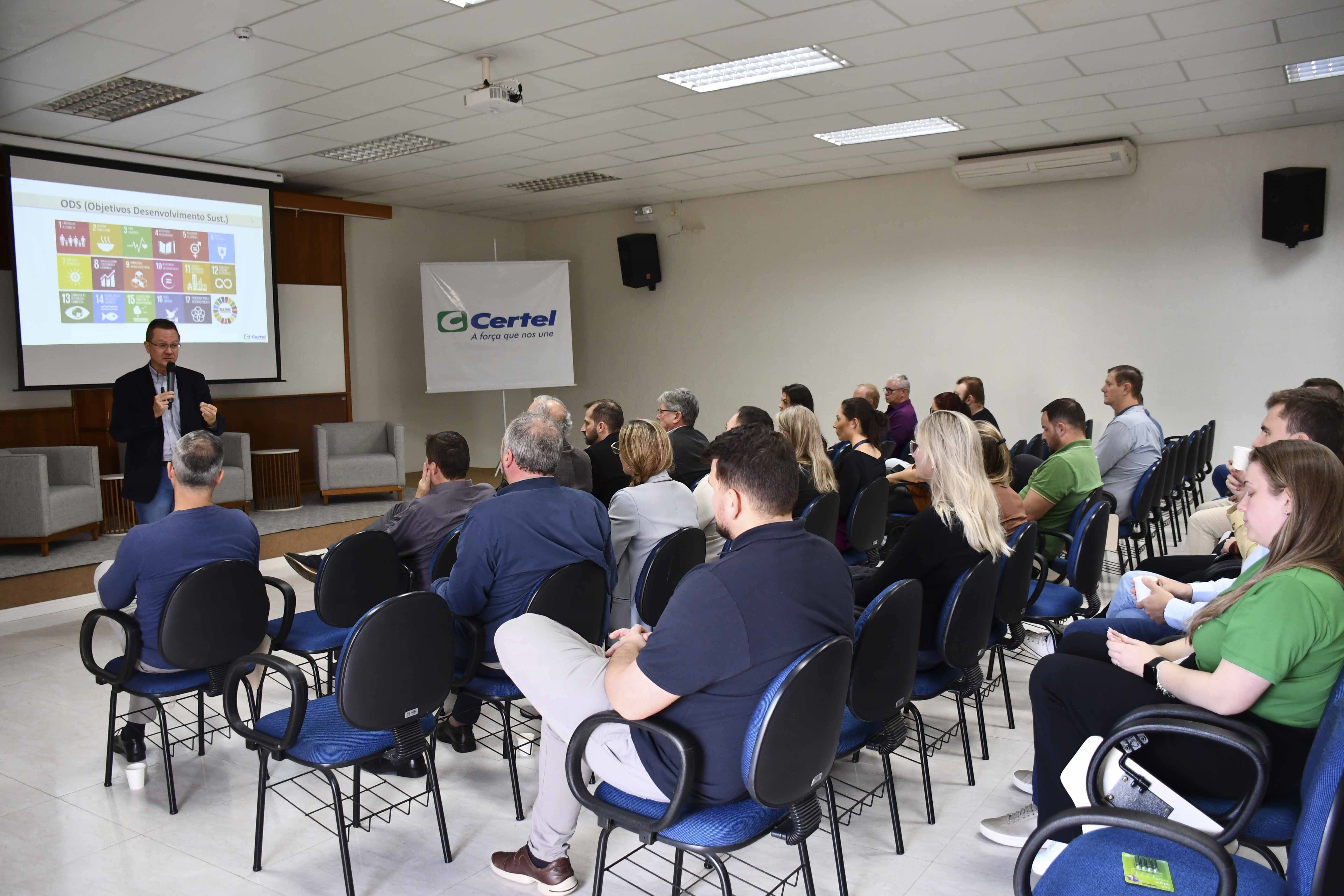Reunião de Fernando Röhsig com lideranças da Certel