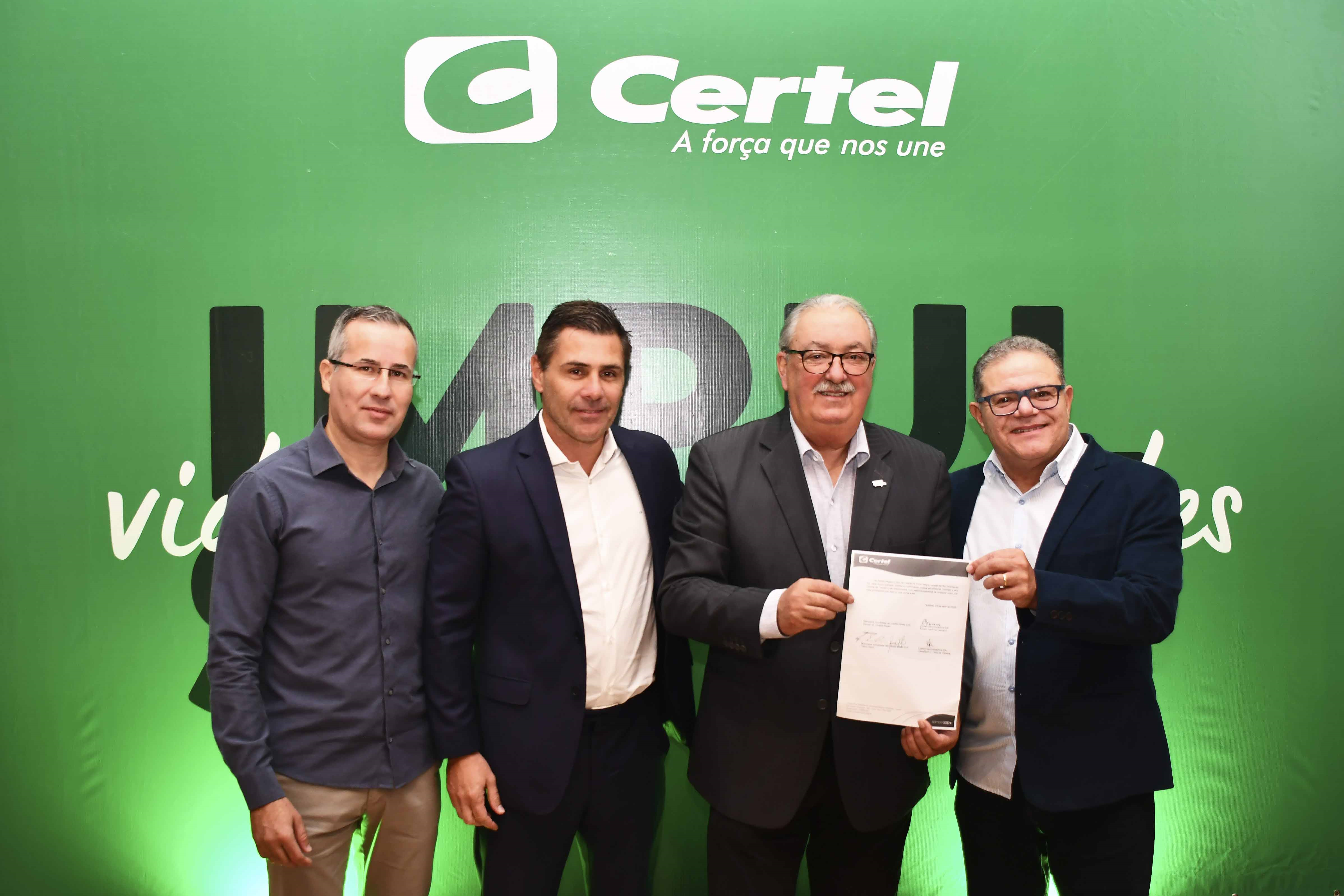 Direção e parceiros na oficialização da Lumen Securitizadora