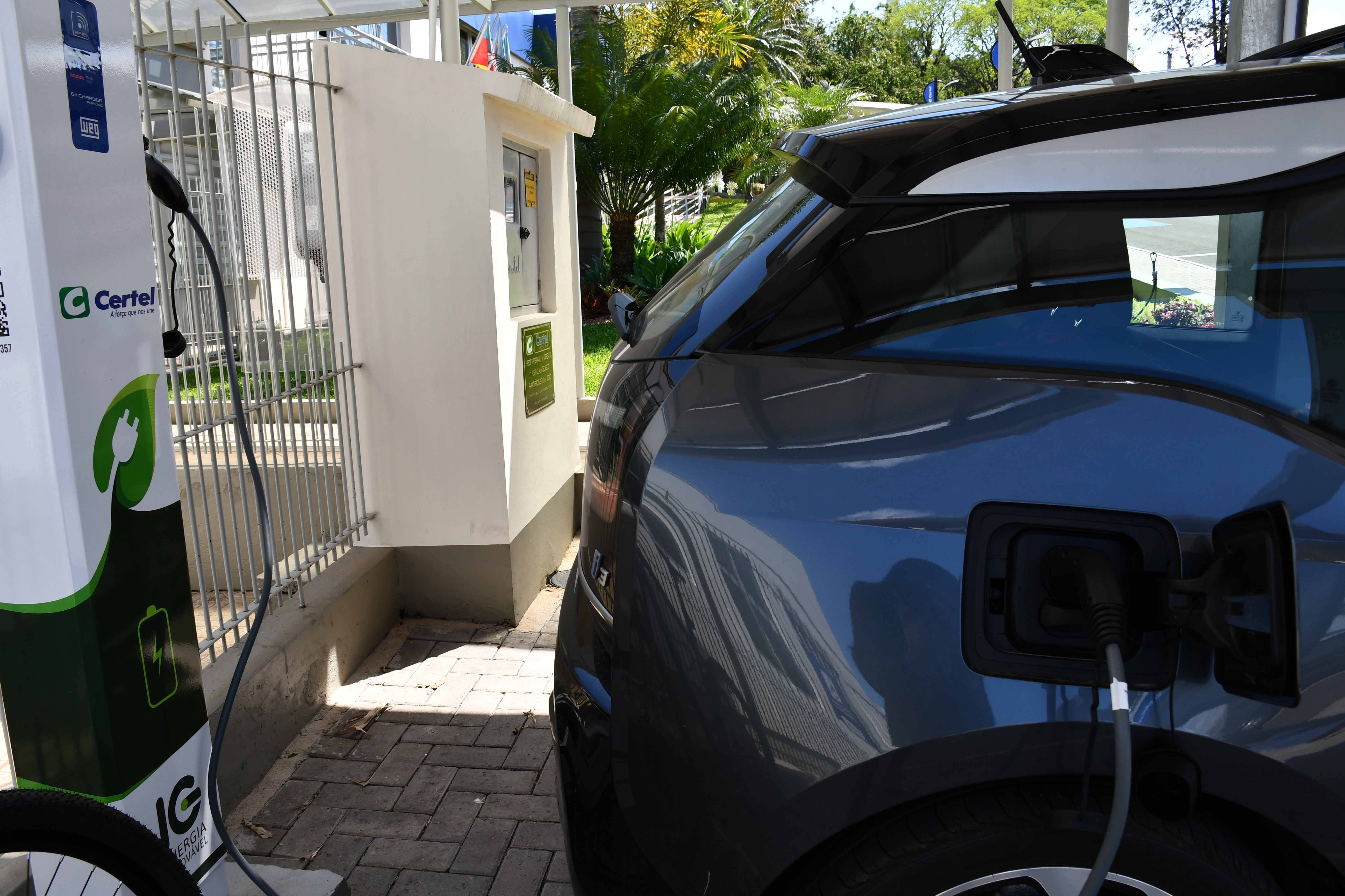Certel é alternativa para recarga de carros elétricos no Vale do Taquari