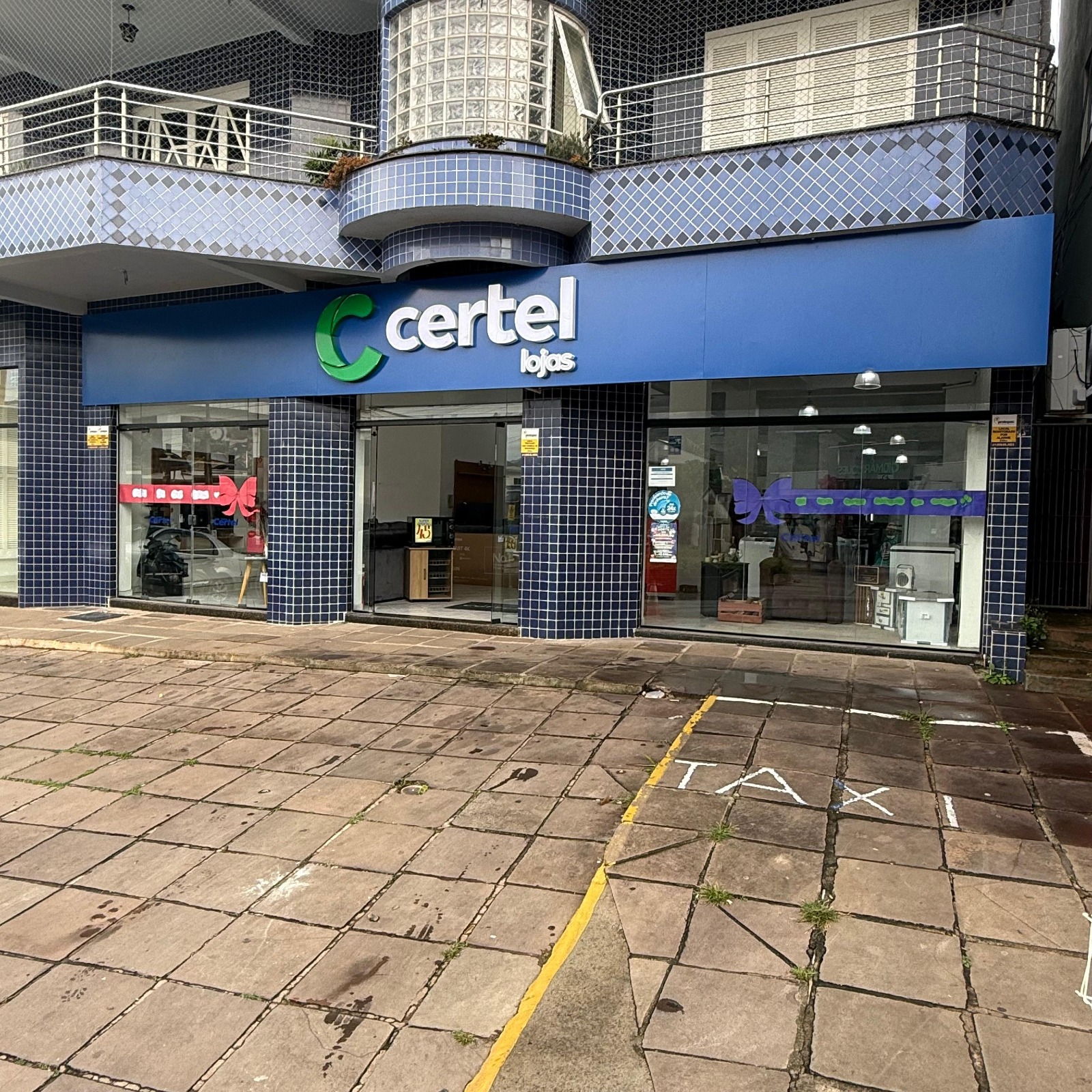 Fachada Lojas Certel