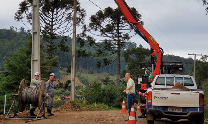 Certel instala nova rede elétrica em Progresso