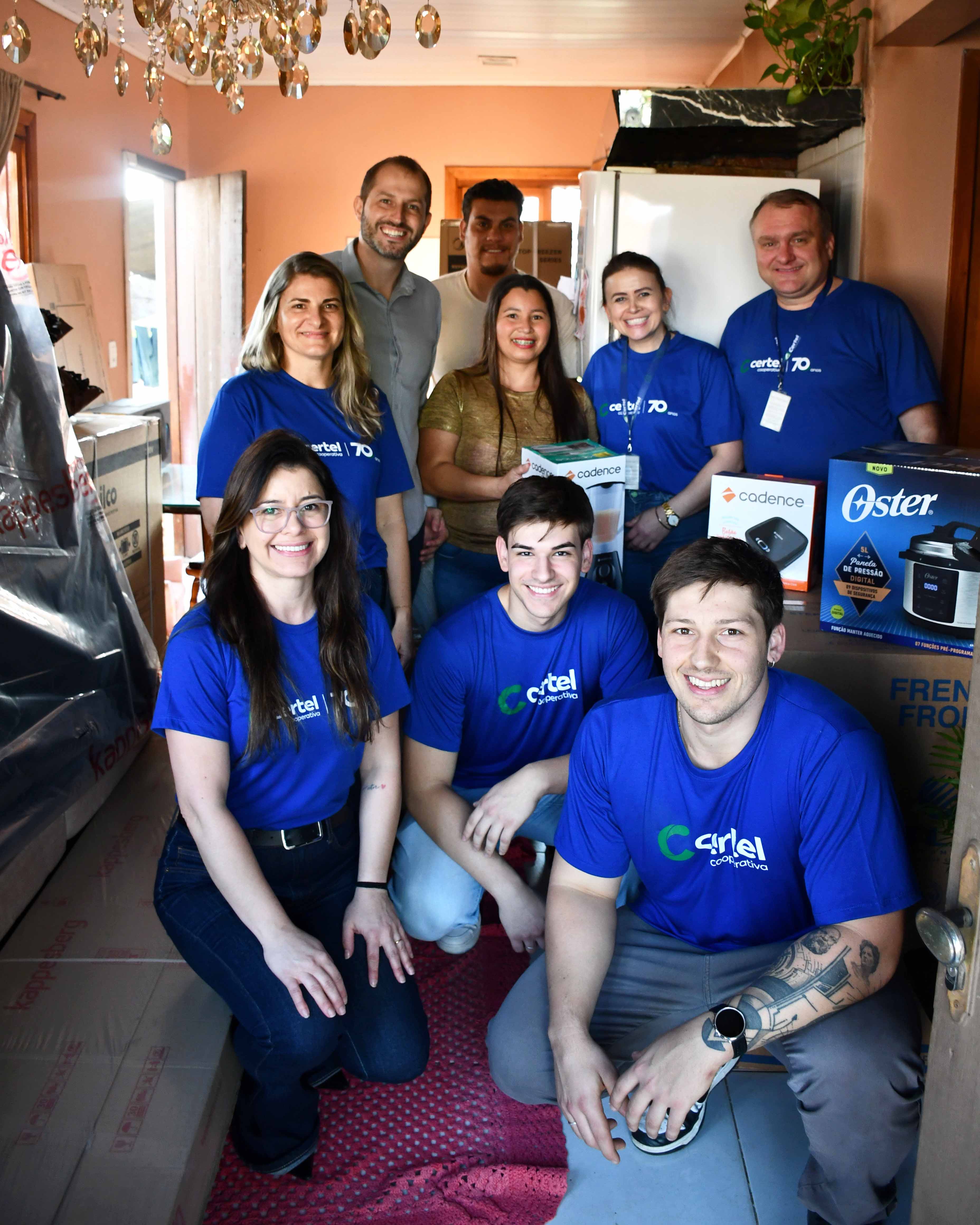 Vice-presidente, Daniel Luis Sechi, e equipe da Certel realizaram a entrega da premiação