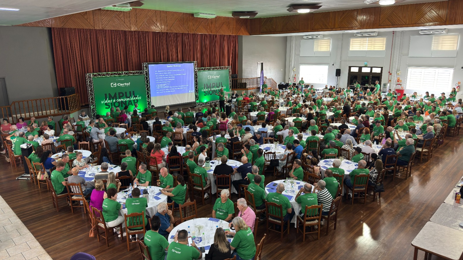 Certel esteve reunida com seus delegados cooperativos