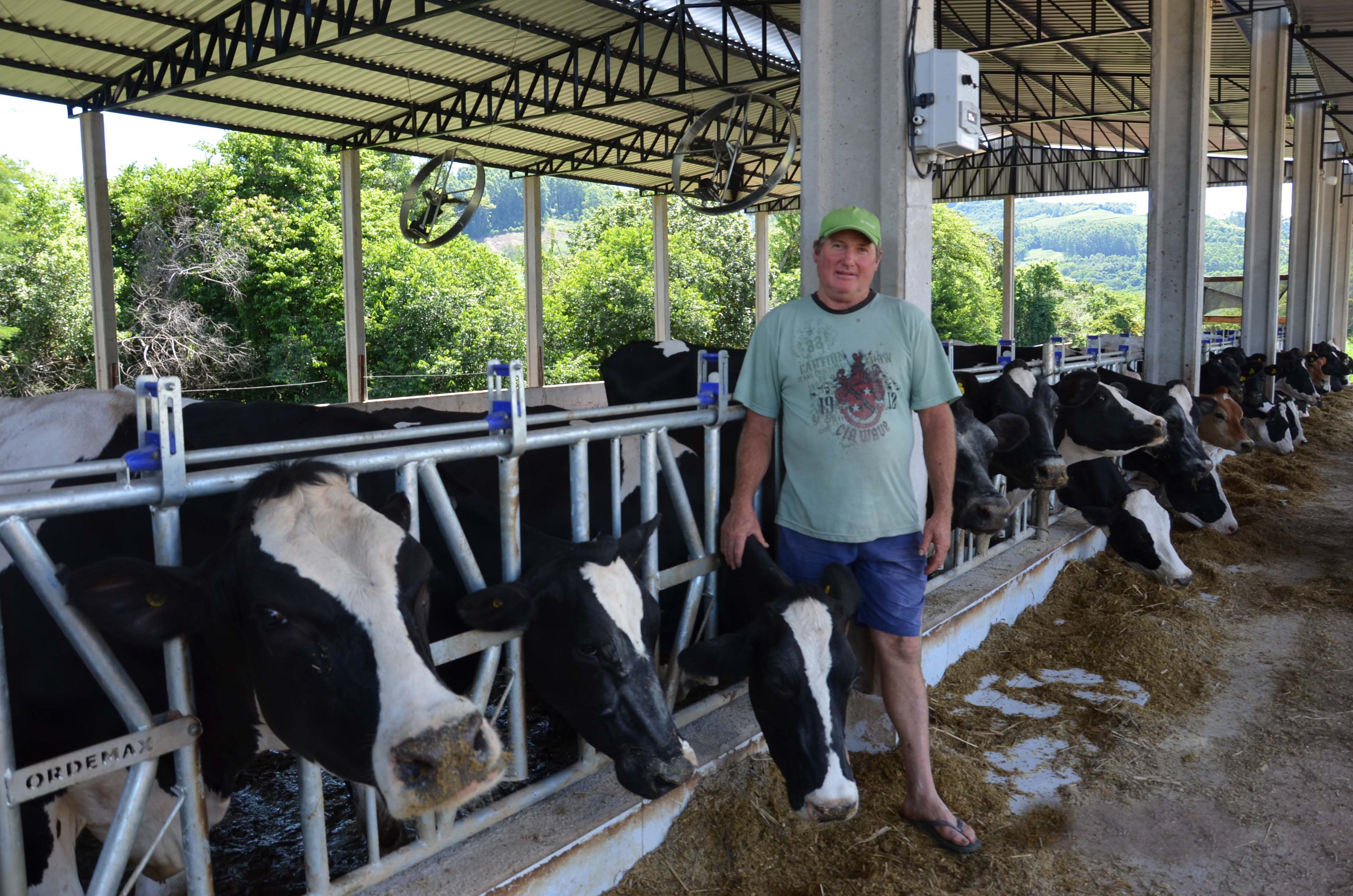 Produtor feliz com aumento da produtividade