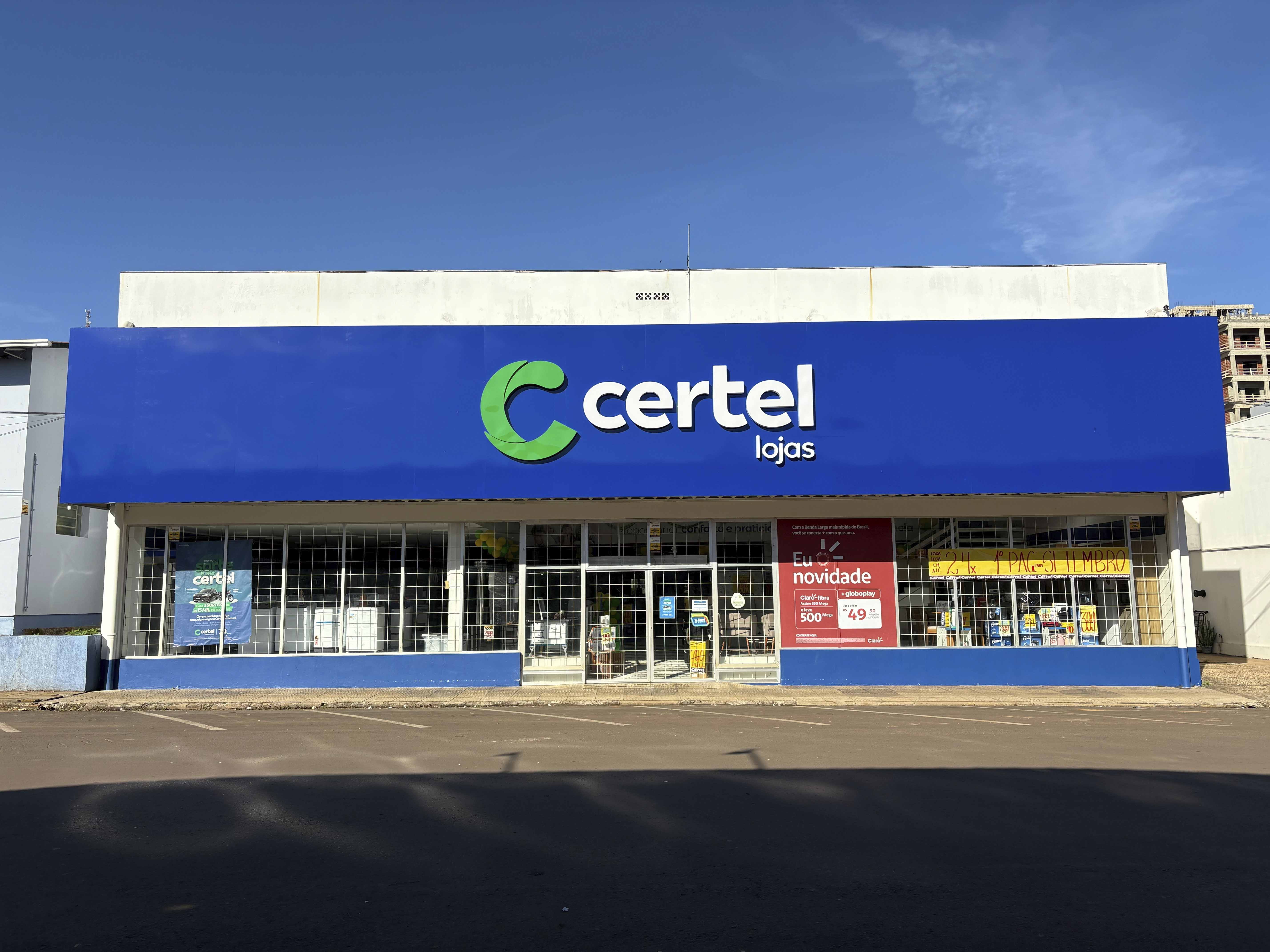 Fachada Lojas Certel