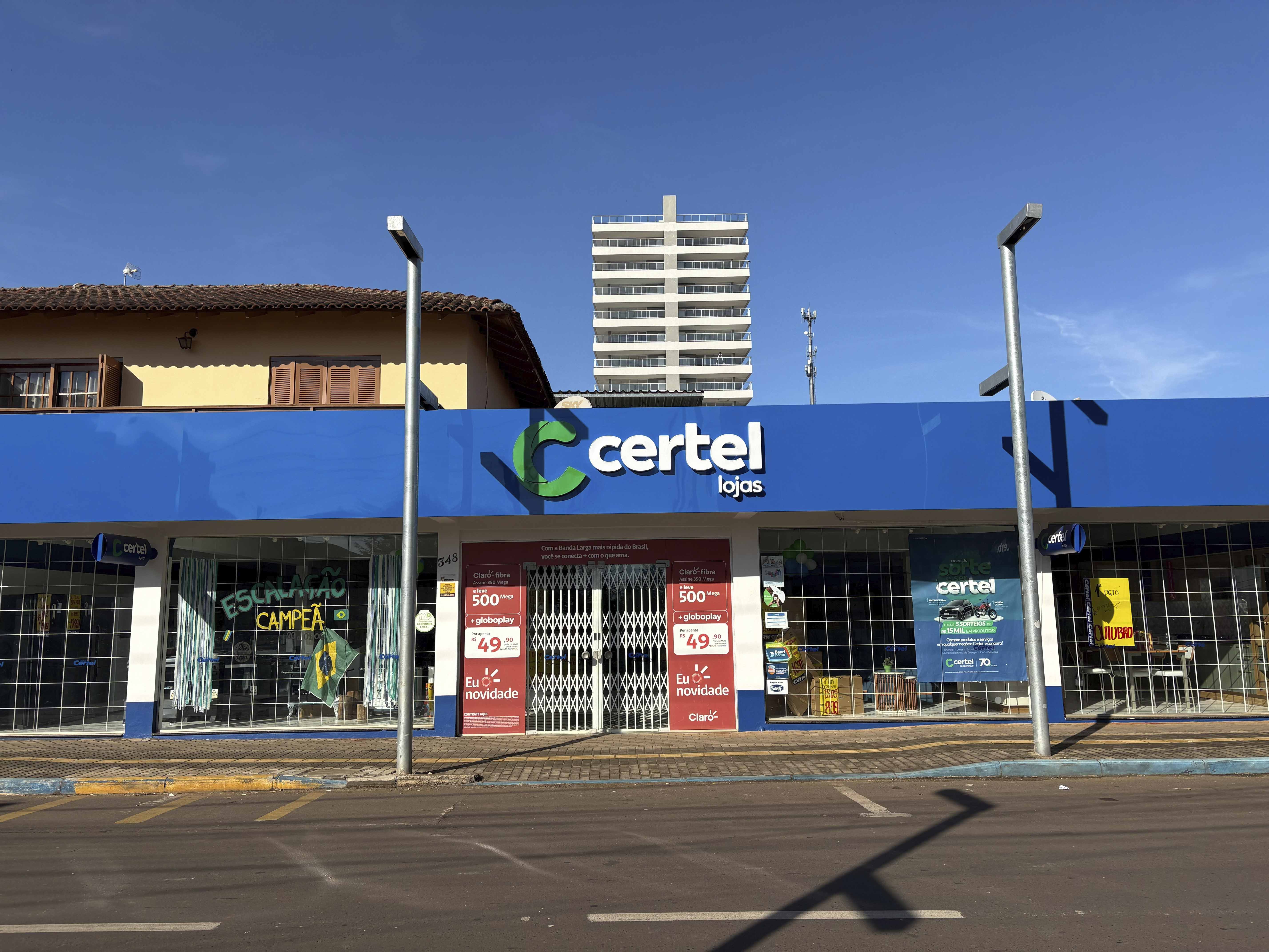 Fachada Lojas Certel