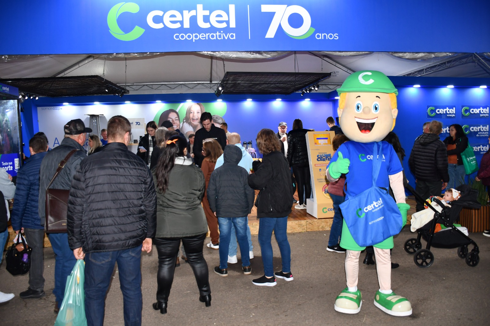 Mascote Xoquinho contagiou a todos com sua simpatia