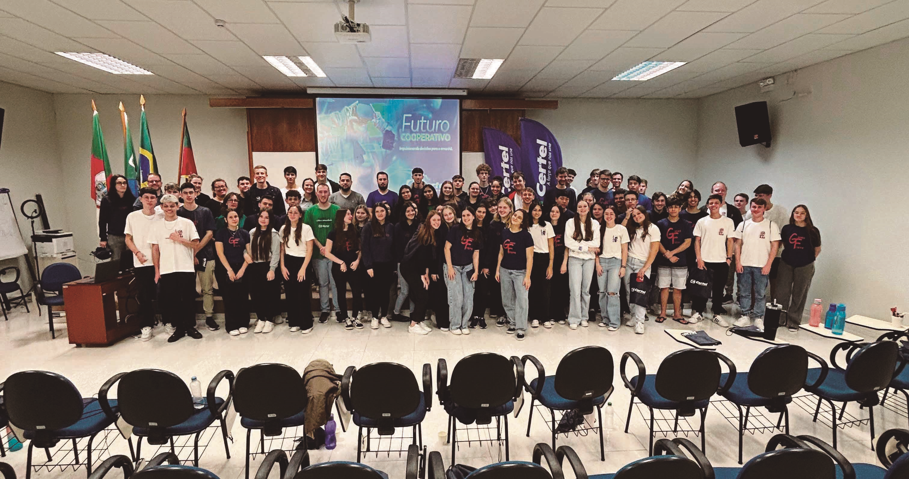 Estudantes visitaram a Certel para um bate-papo sobre profissões