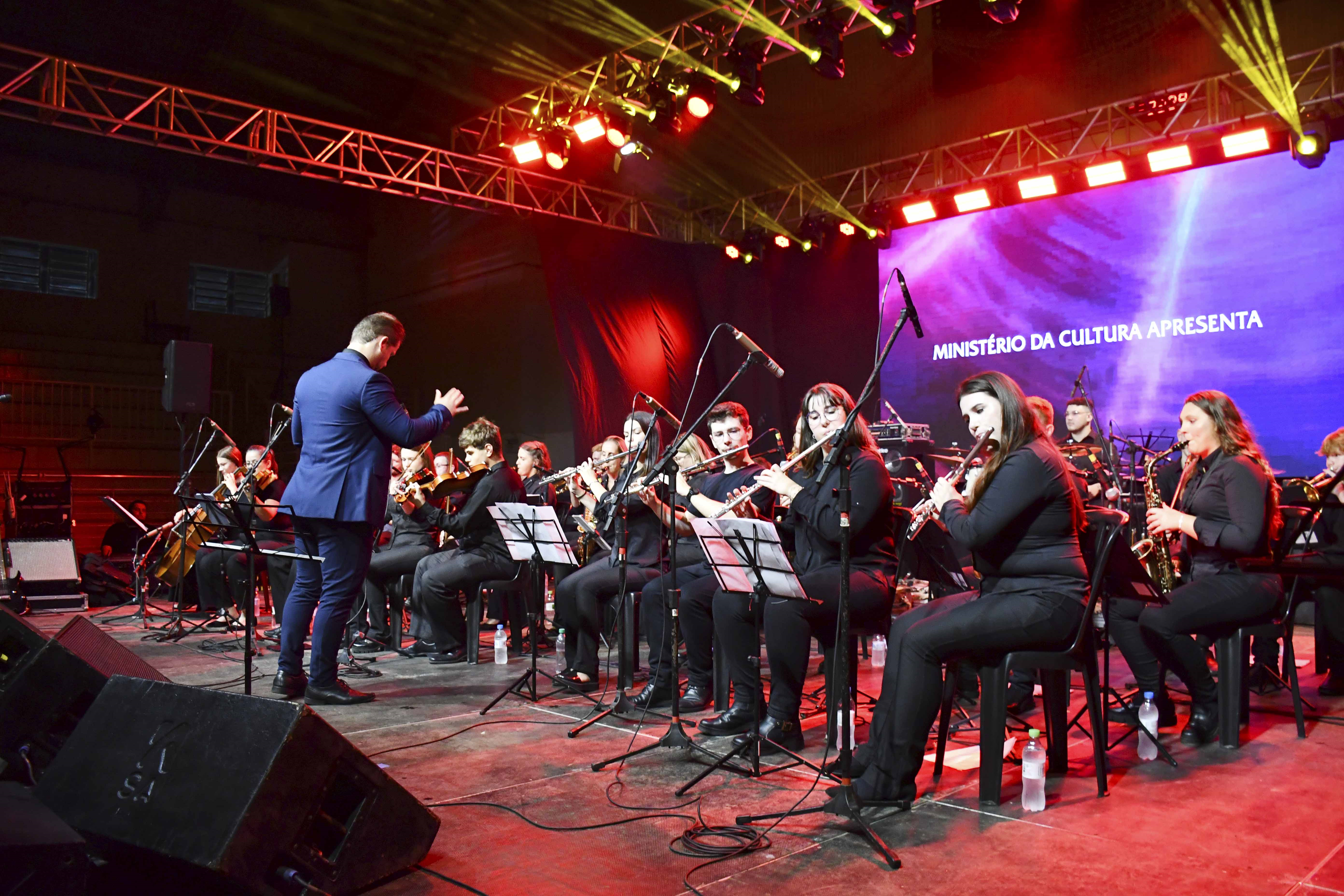 Orquestra de Barão emocionou o público