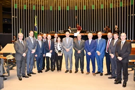 Deputados e lideranças com representantes da Certel