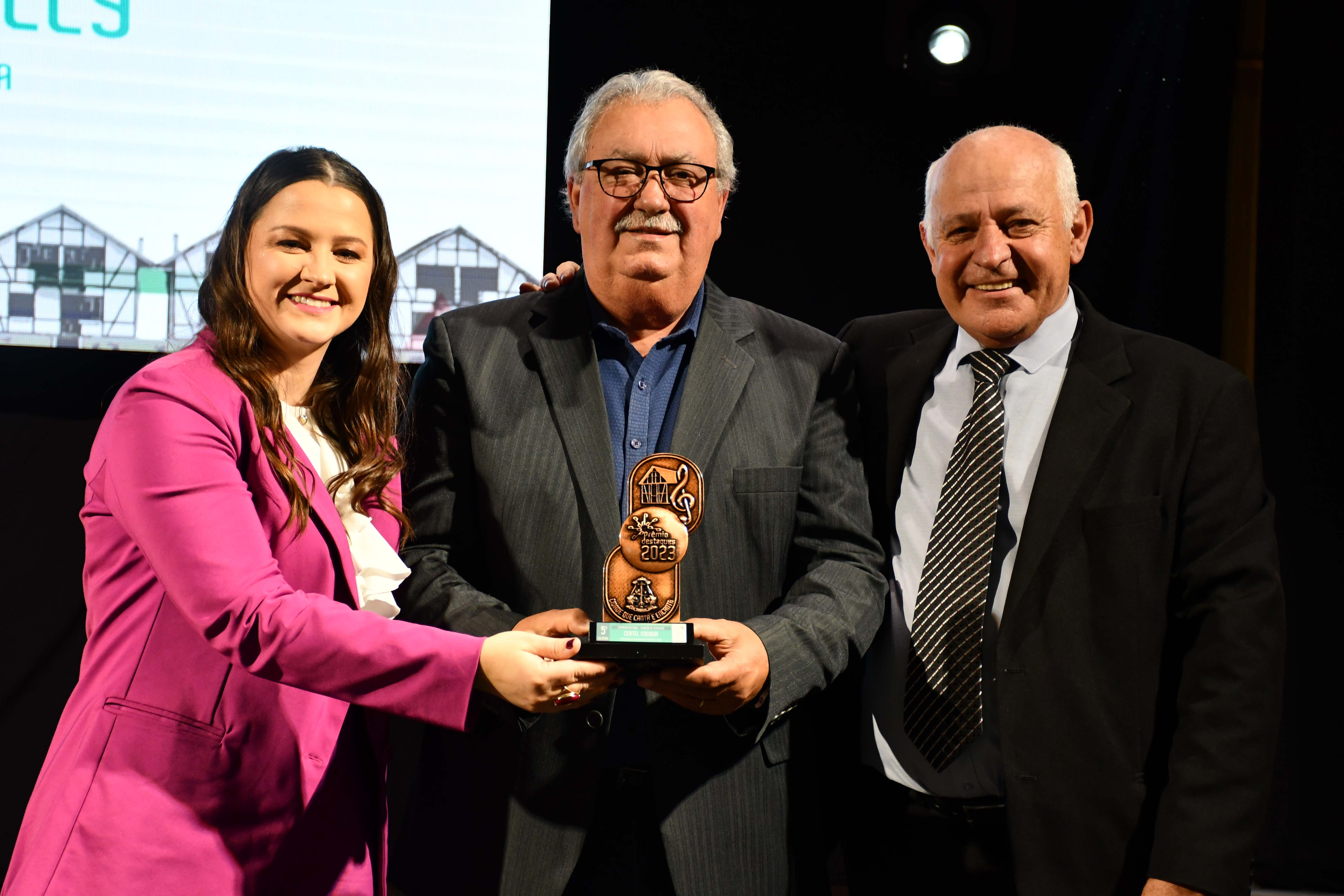  Presidente com o prefeito Forneck e a vice Aline