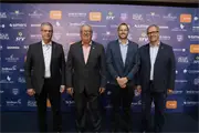 Poersch (e), Hennemann, Sechi e Salecker representaram a Cooperativa na premiação