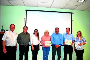 Certel estimula plantio de 385 árvores em benefício do meio ambiente
