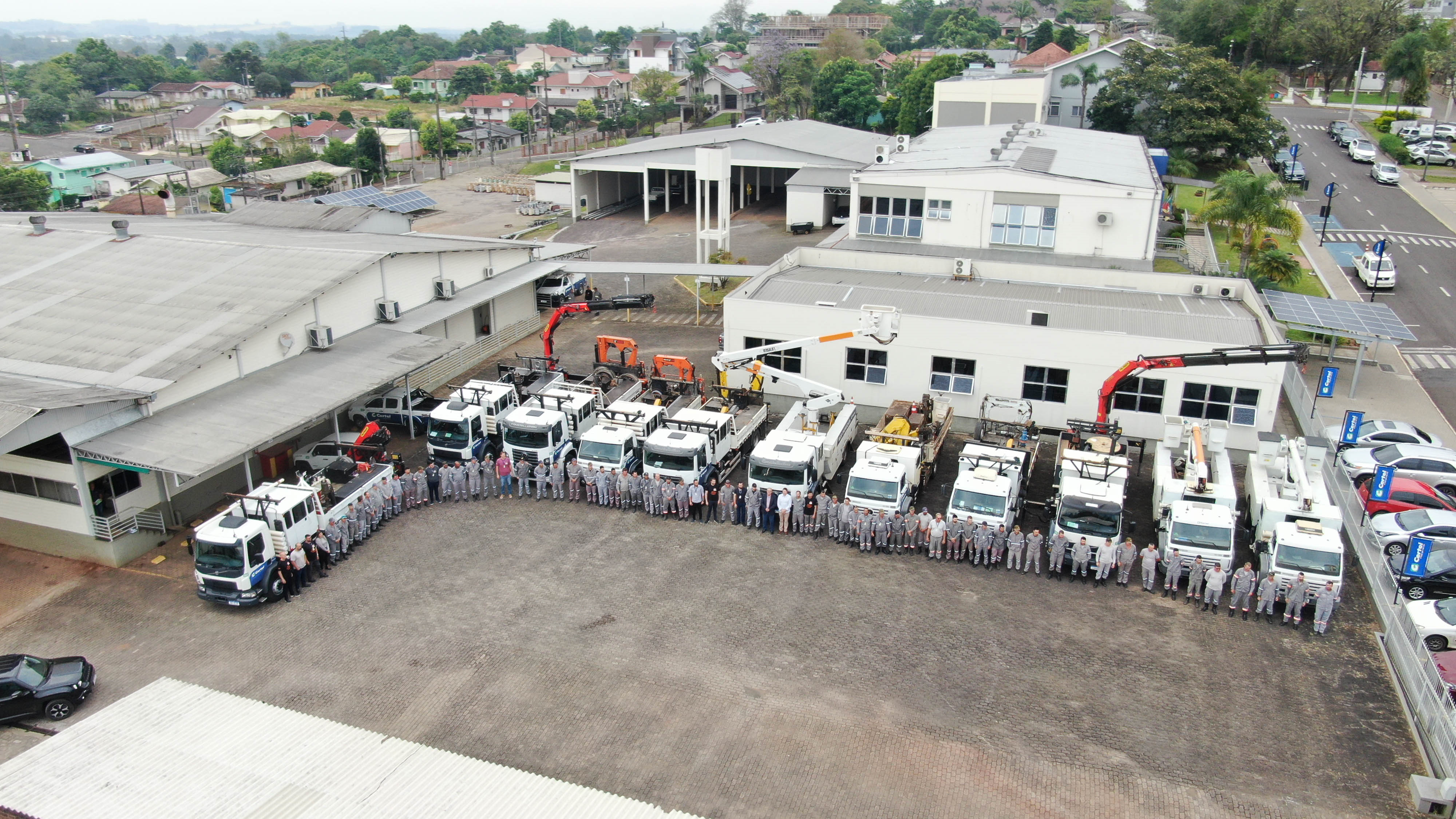 Atendimento conta com 11 caminhões