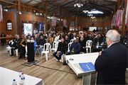 Lideranças ouviram atentamente as explanações sobre o empreendimento